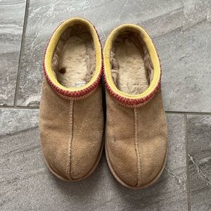 UGG Tasman x Size 6Y